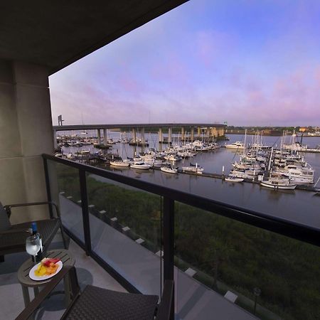 Hilton Garden Inn Charleston Waterfront/Downtown Esterno foto