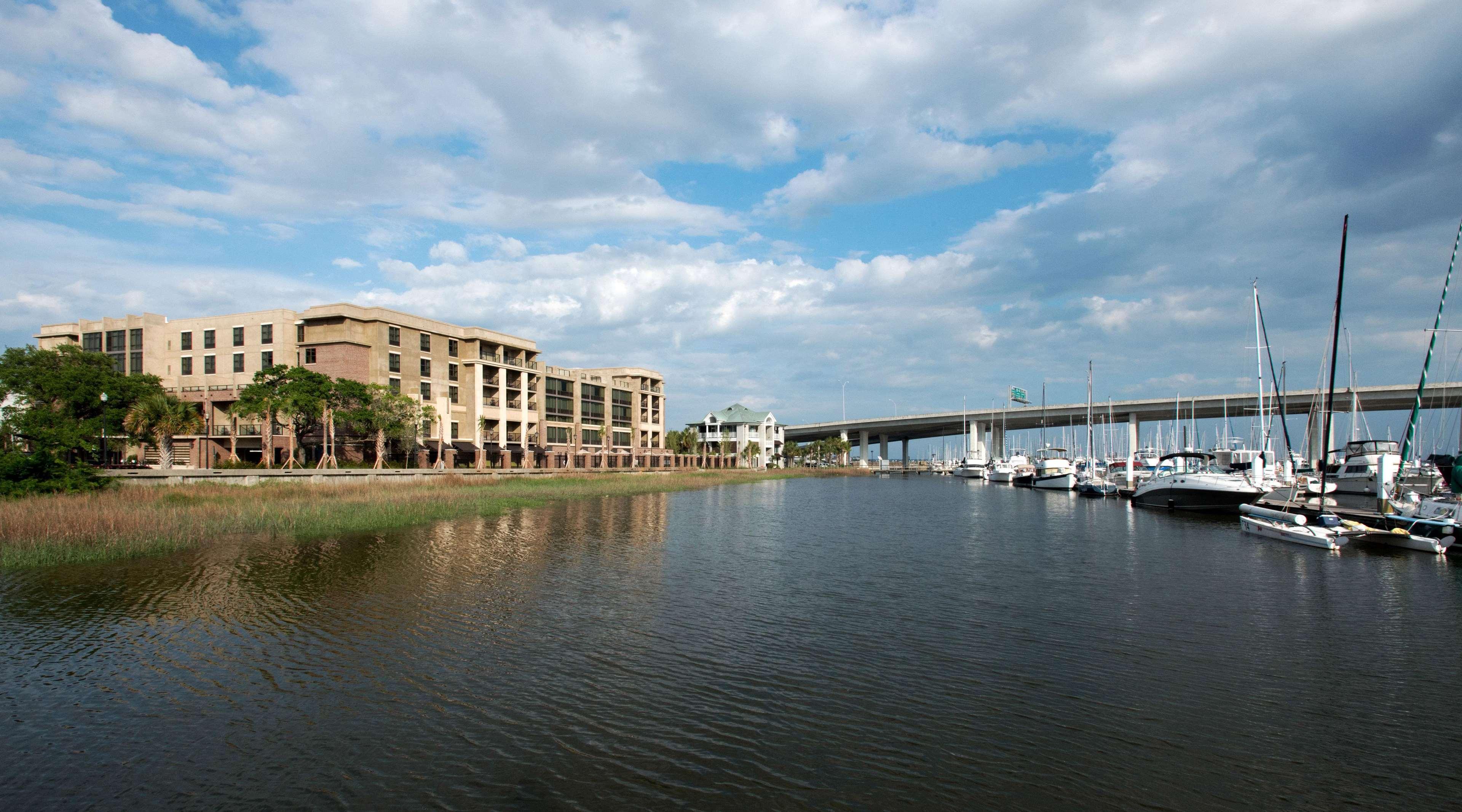 Hilton Garden Inn Charleston Waterfront/Downtown Esterno foto