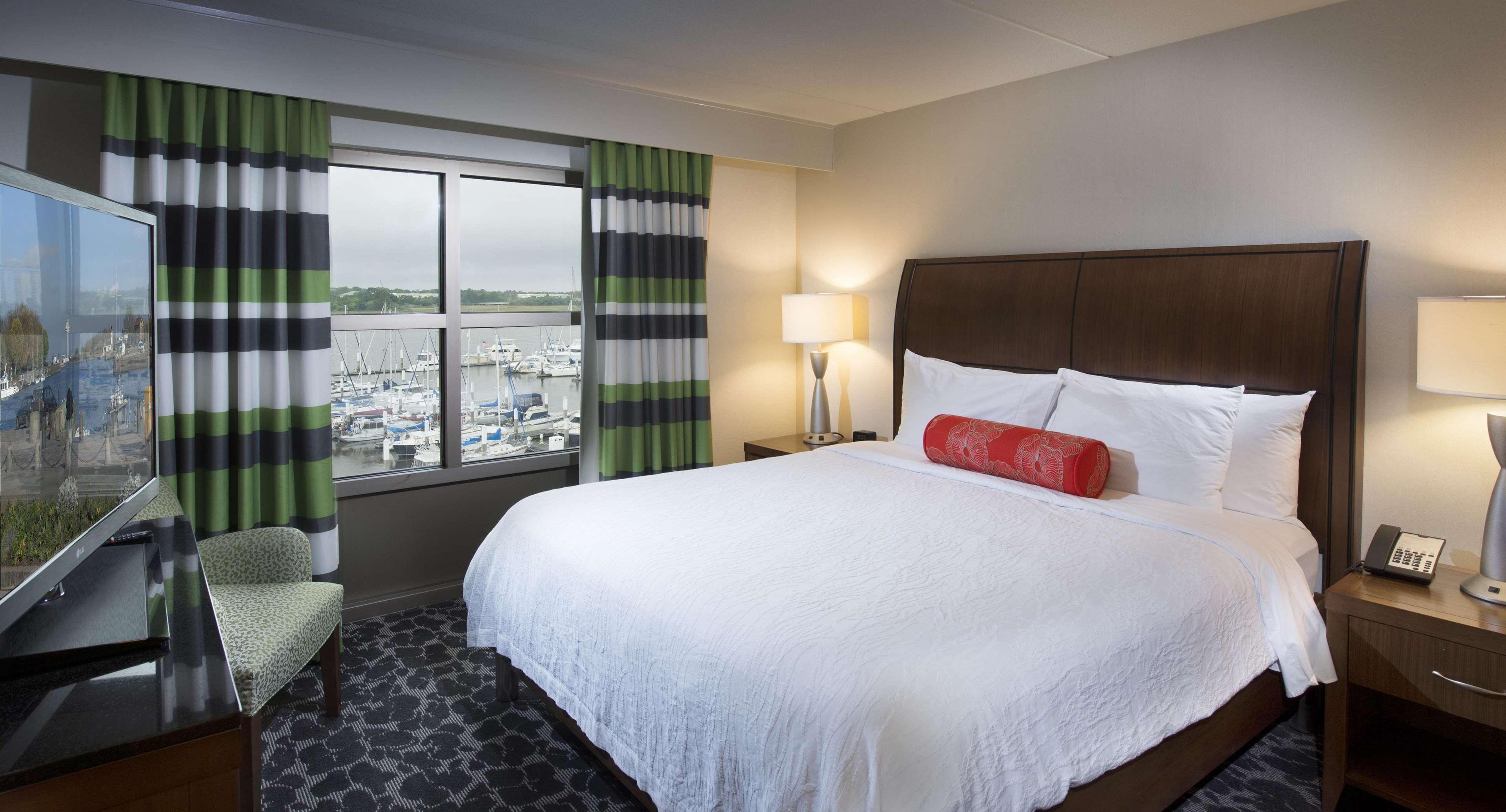 Hilton Garden Inn Charleston Waterfront/Downtown Esterno foto