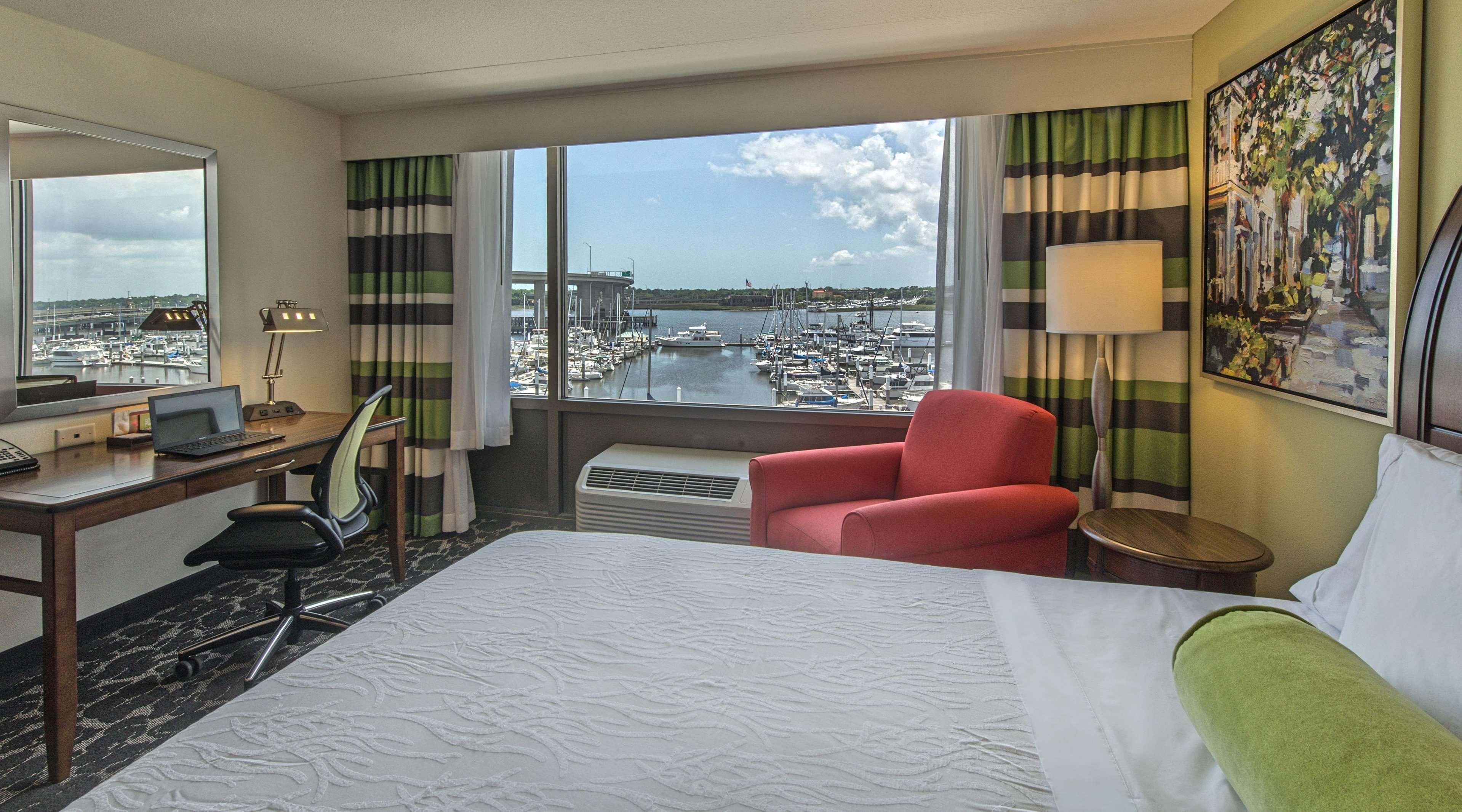 Hilton Garden Inn Charleston Waterfront/Downtown Esterno foto